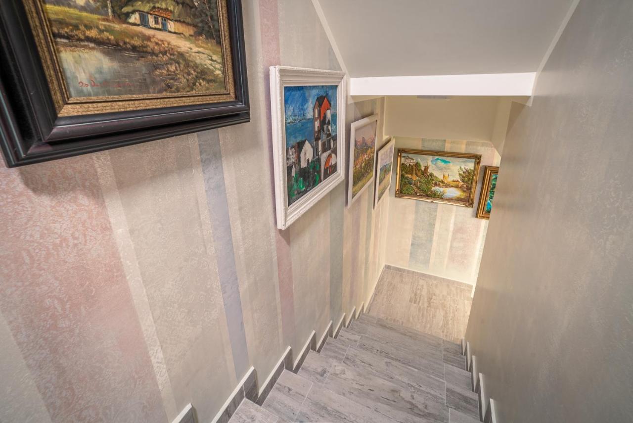 The Gallery Guest House - Garden And Garage Veliko Tarnovo Ngoại thất bức ảnh
